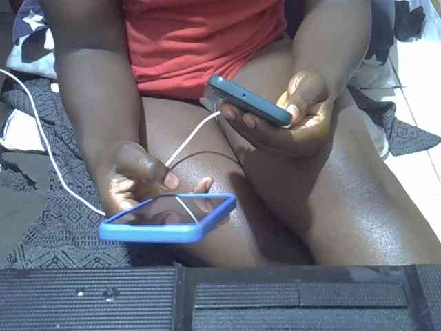Ebonydora webcam