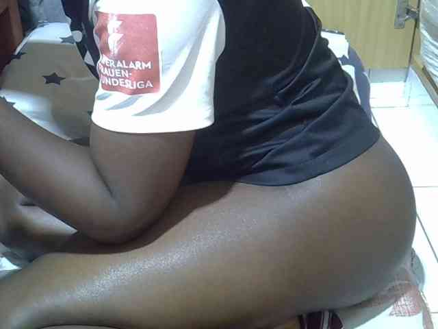 Ebonydora webcam