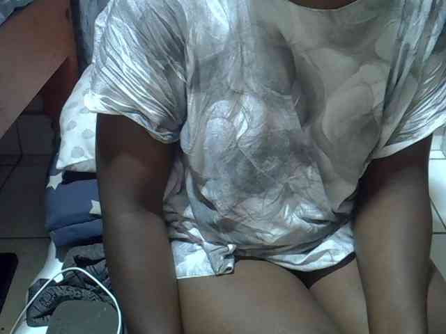 Ebonydora webcam