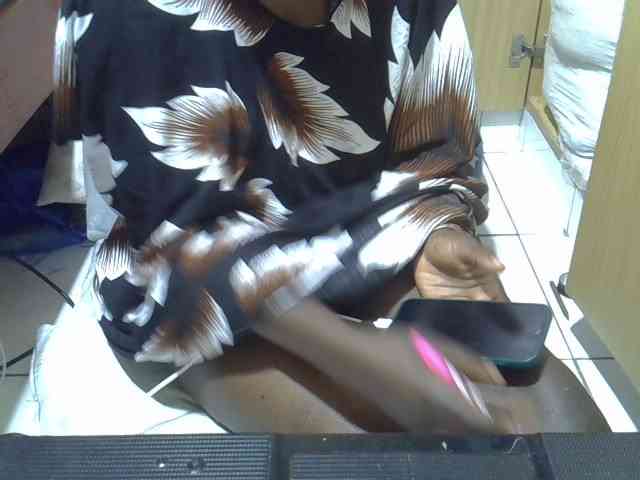 Ebonydora webcam