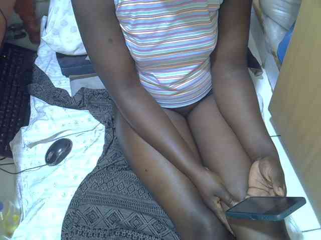 Ebonydora webcam