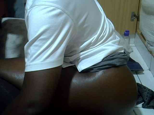 Ebonydora webcam