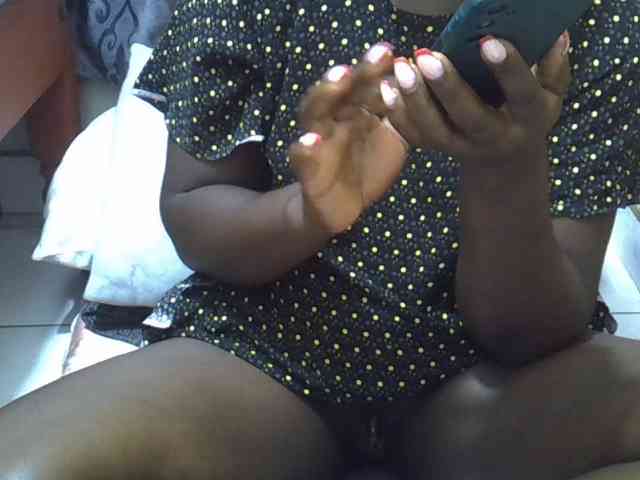 Ebonydora webcam