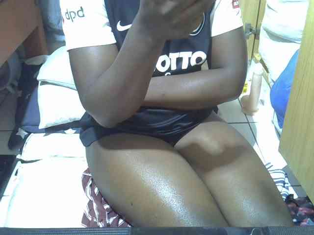 Ebonydora webcam