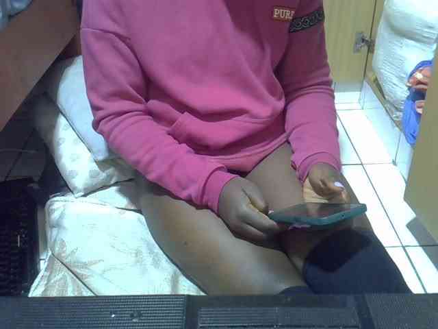 Ebonydora webcam