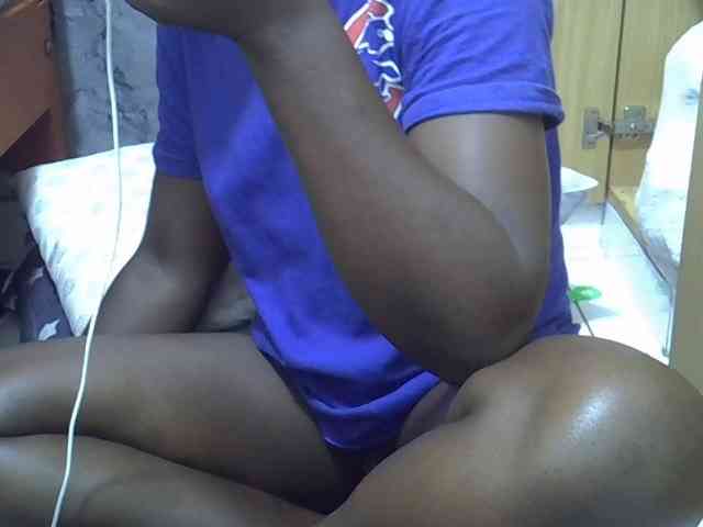 Ebonydora webcam