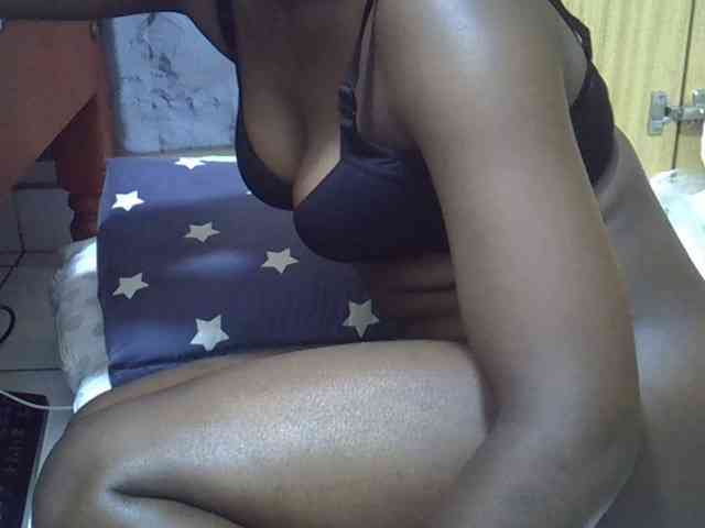 Ebonydora webcam