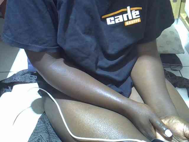 Ebonydora webcam