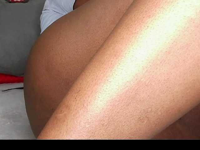 Sexxybhaddiea live cam on BongaCams