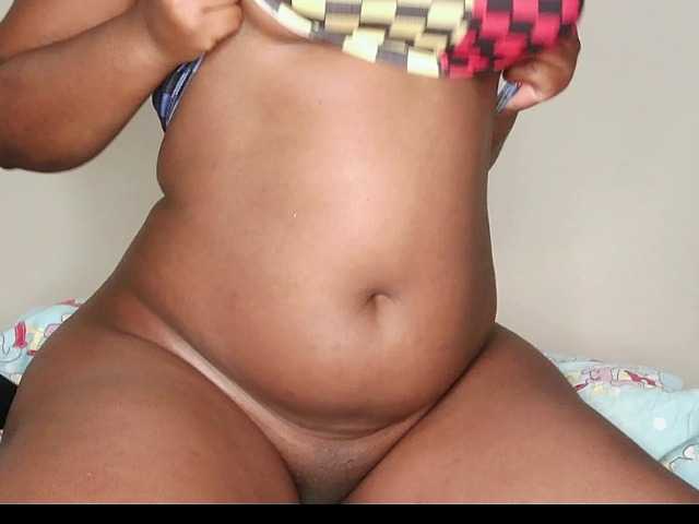 Sexxybhaddiea live cam preview