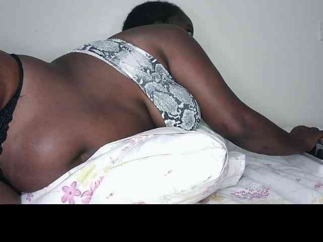 Sexxybhaddiea webcam