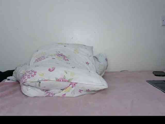 Sexxybhaddiea webcam