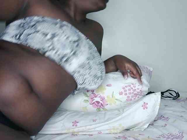 Sexxybhaddiea webcam