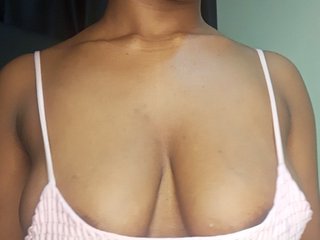 vickyprettyboobs's Live Webcam