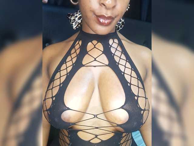 Sweet-Aura live webcam show