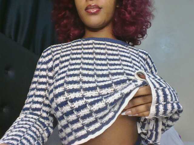 Sweet-Aura live cam on BongaCams