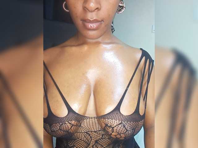 Sweet-Aura live webcam show