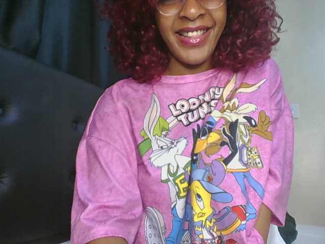 Sweet-Aura live cam on BongaCams