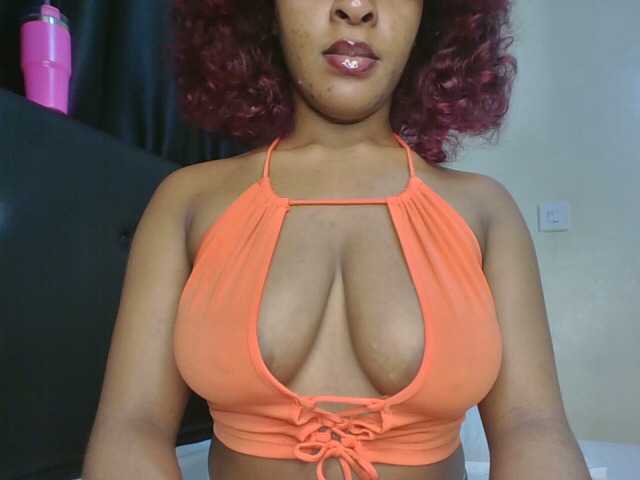 Sweet-Aura live cam on BongaCams