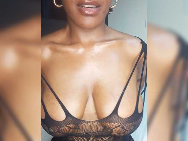 Sweet-Aura live webcam show
