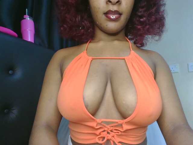 Sweet-Aura live cam on BongaCams