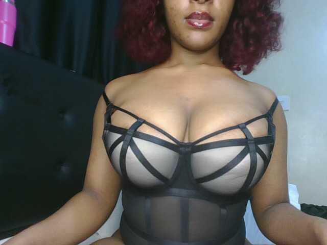 Sweet-Aura live cam on BongaCams