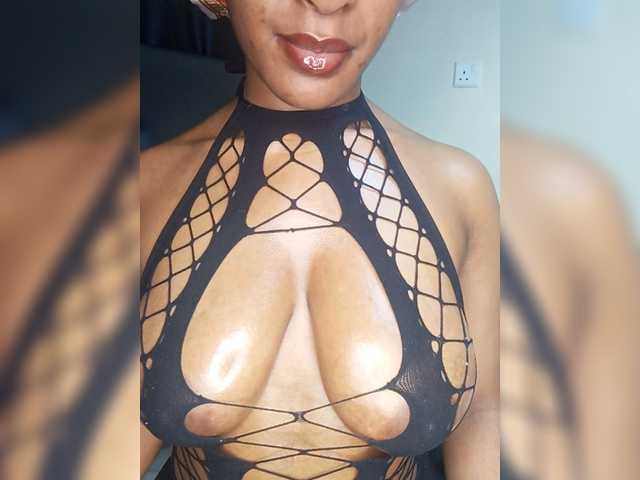 Sweet-Aura live cam on BongaCams