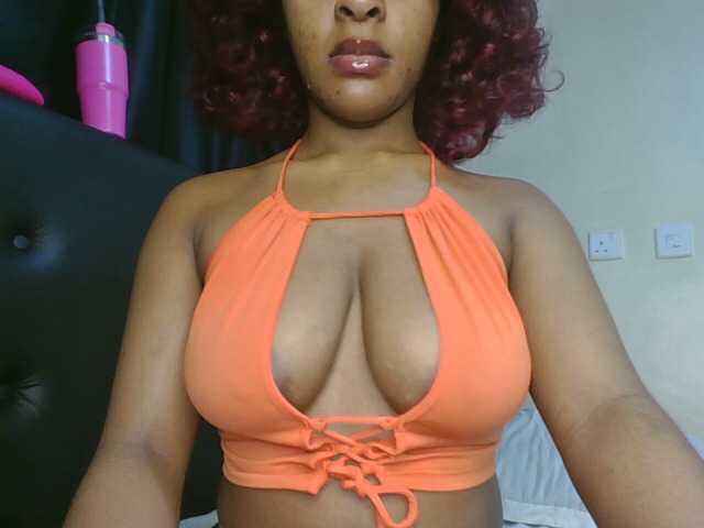 Sweet-Aura live cam on BongaCams