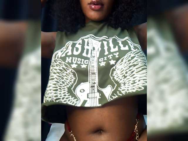 Sweet-Aura's BongaCams show and profile