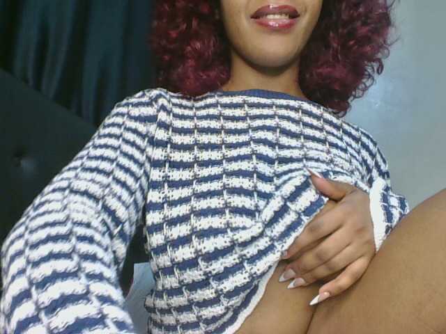 Sweet-Aura live cam on BongaCams