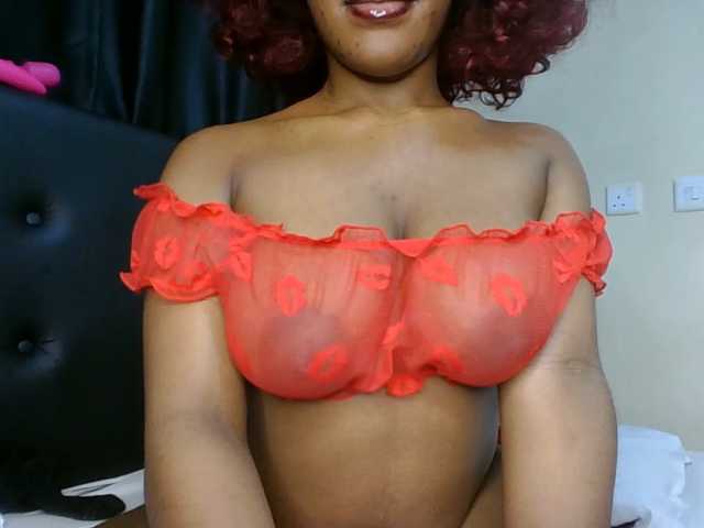 Sweet-Aura live cam on BongaCams