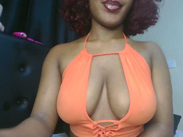 Sweet-Aura live cam on BongaCams