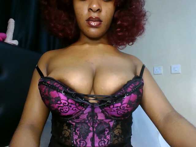 Sweet-Aura live cam on BongaCams