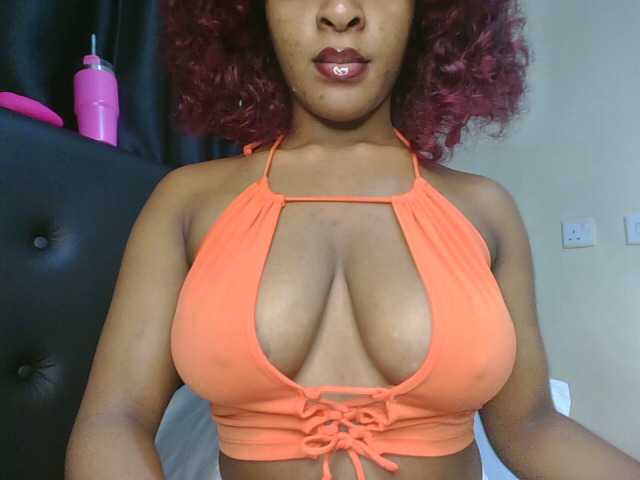 Sweet-Aura live cam on BongaCams