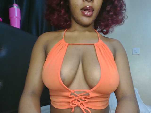 Sweet-Aura live cam on BongaCams