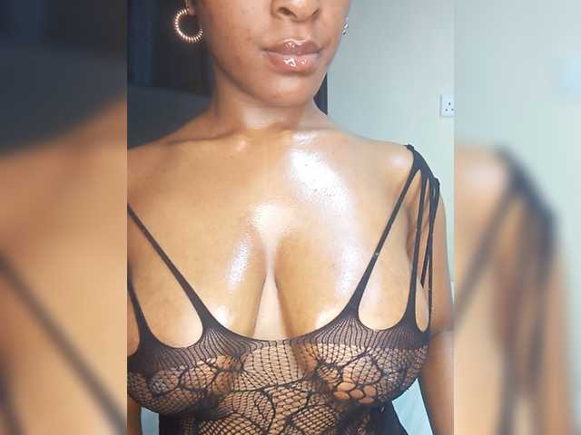 Sweet-Aura live webcam show