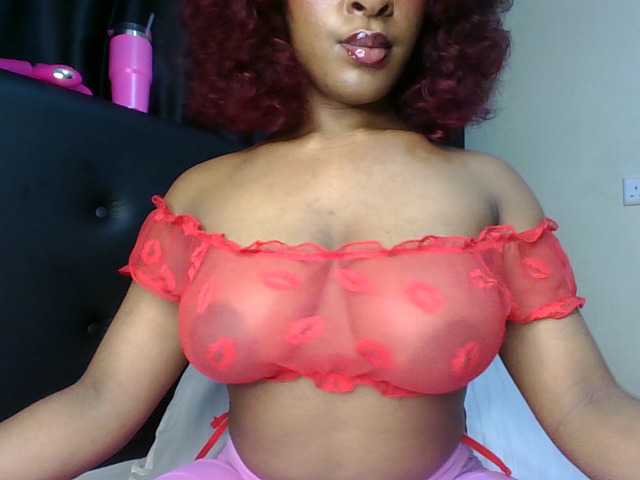 Sweet-Aura live cam on BongaCams