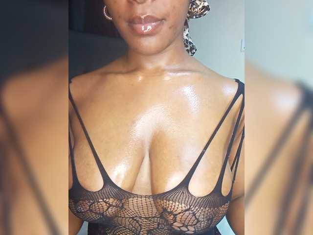 Sweet-Aura live webcam show