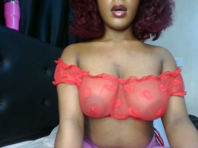 Sweet-Aura live cam on BongaCams