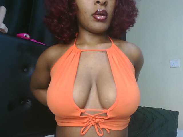 Sweet-Aura live cam on BongaCams