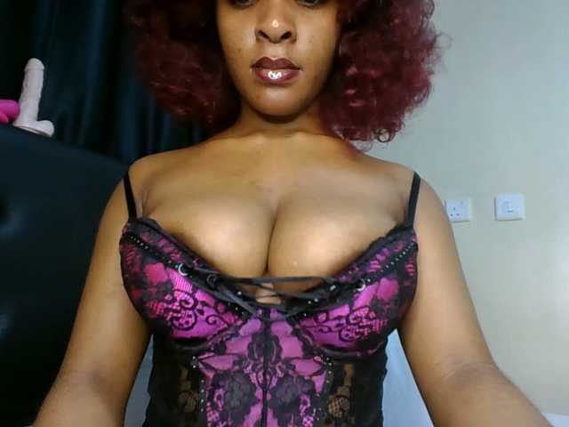 Sweet-Aura live cam on BongaCams