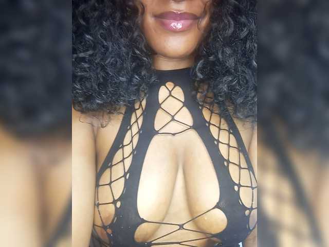 Sweet-Aura live cam on BongaCams
