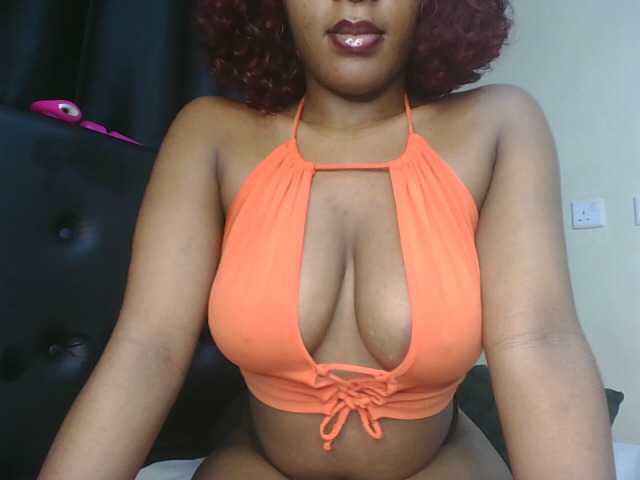 Sweet-Aura live cam on BongaCams