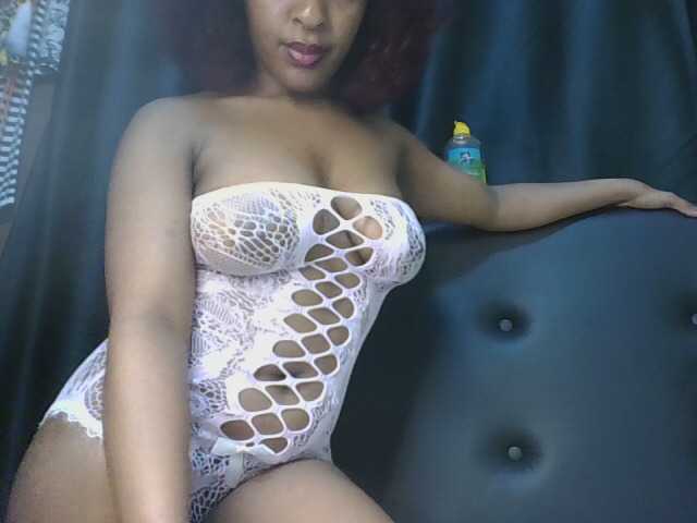 Sweet-Aura live cam on BongaCams