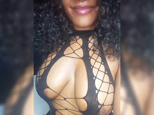 Sweet-Aura live cam on BongaCams