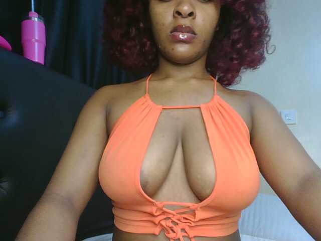 Sweet-Aura live cam on BongaCams