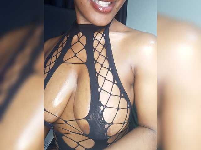 vickyprettyboobs live webcam show