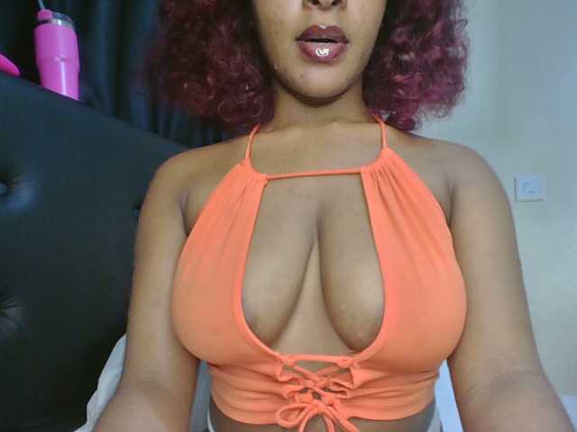 Sweet-Aura live cam on BongaCams