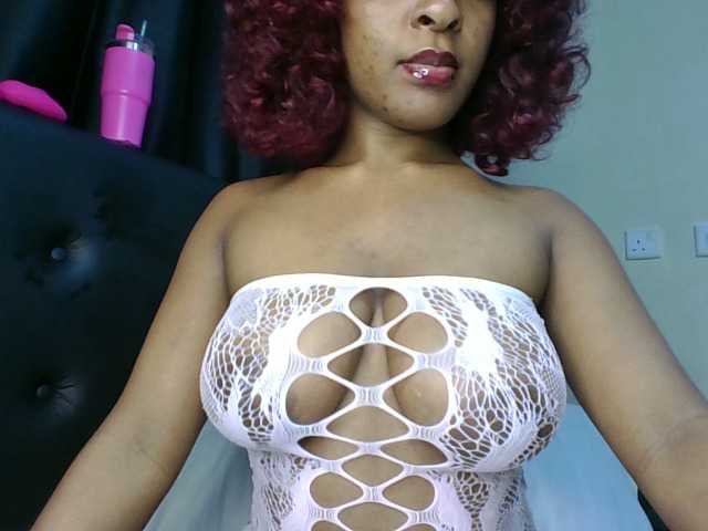 Sweet-Aura live cam on BongaCams