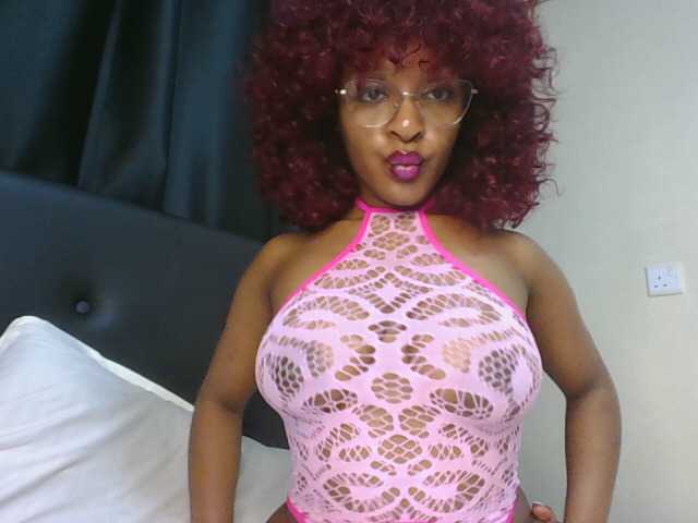 Sweet-Aura live cam on BongaCams